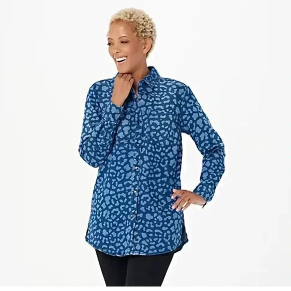 NEW G.I.L.I. Printed Denim Button Front Top Animal Print Spots Sz S - Picture 1 of 9